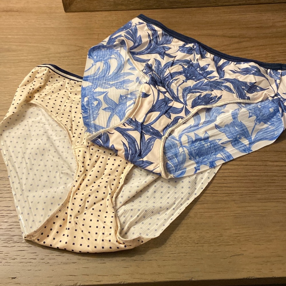 Soma 2 pair hipster underwear no show